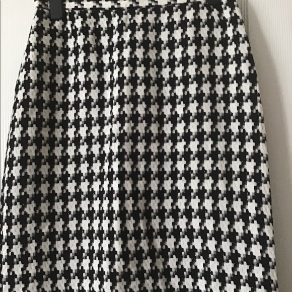 NWT classic style ‘pencil skirt ‘ - Picture 2 of 9